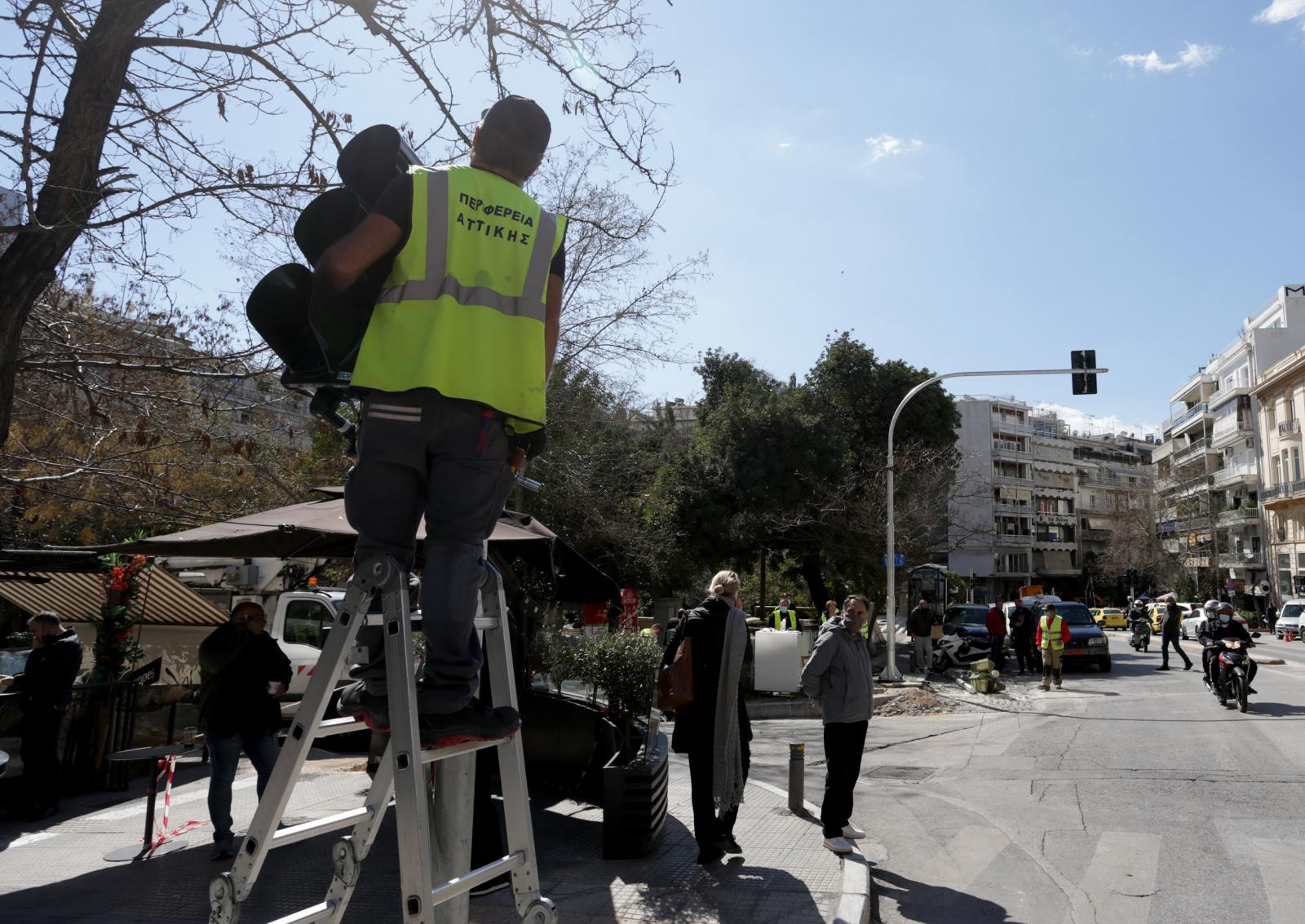 Νέα φανάρια στο Κολωνάκι 